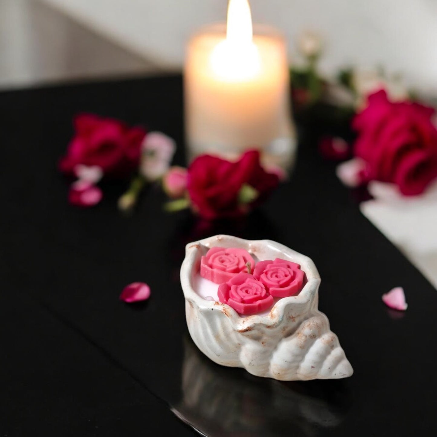 escar the shell fully-handmade natural soy wax candle with captivating scents