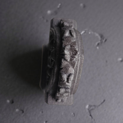 3D printed gothic gravestone with skull details and “RIP” engraving, available in black, grey, and white, shown as Halloween or gothic table decor.
