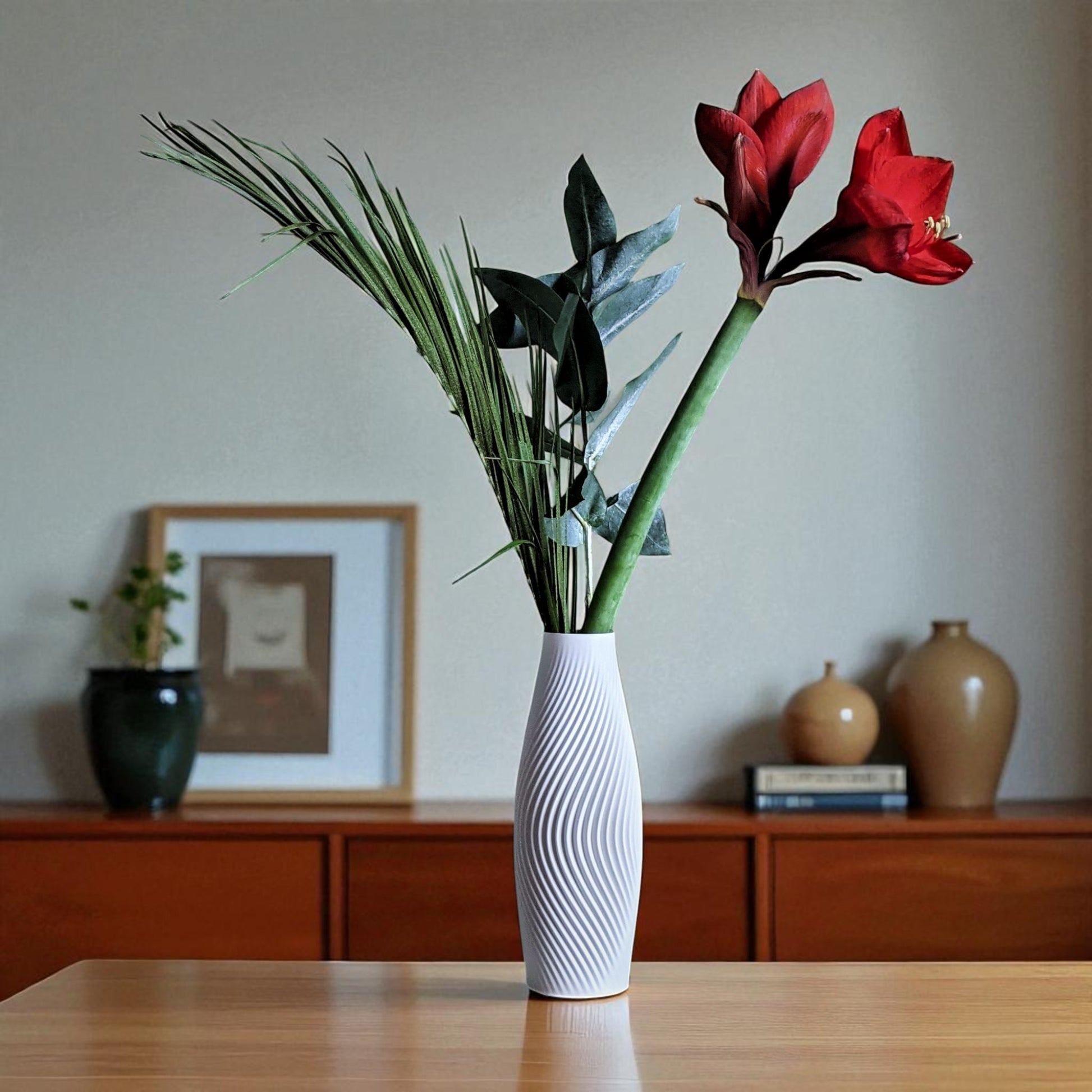 Luna Vase a modern vase featuring sleek, textured strips, perfect for contemporary decor, floral arrangements, minimalist styling, artistic interiors, home accents, elegant design, decorative pieces, unique gifts, and timeless aesthetics.