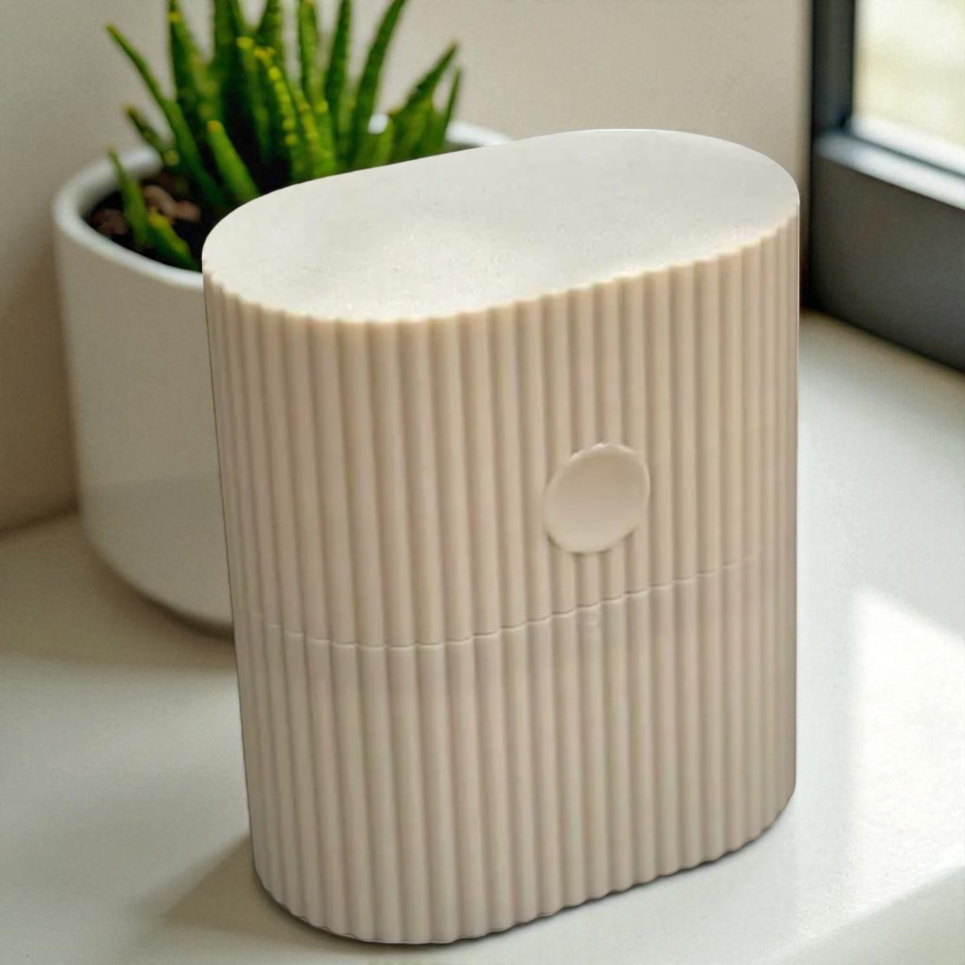 A compact and travel-friendly toothbrush and soap holder set, designed to fit neatly in your luggage. Perfect for keeping your hygiene essentials organized and clean while on the go.