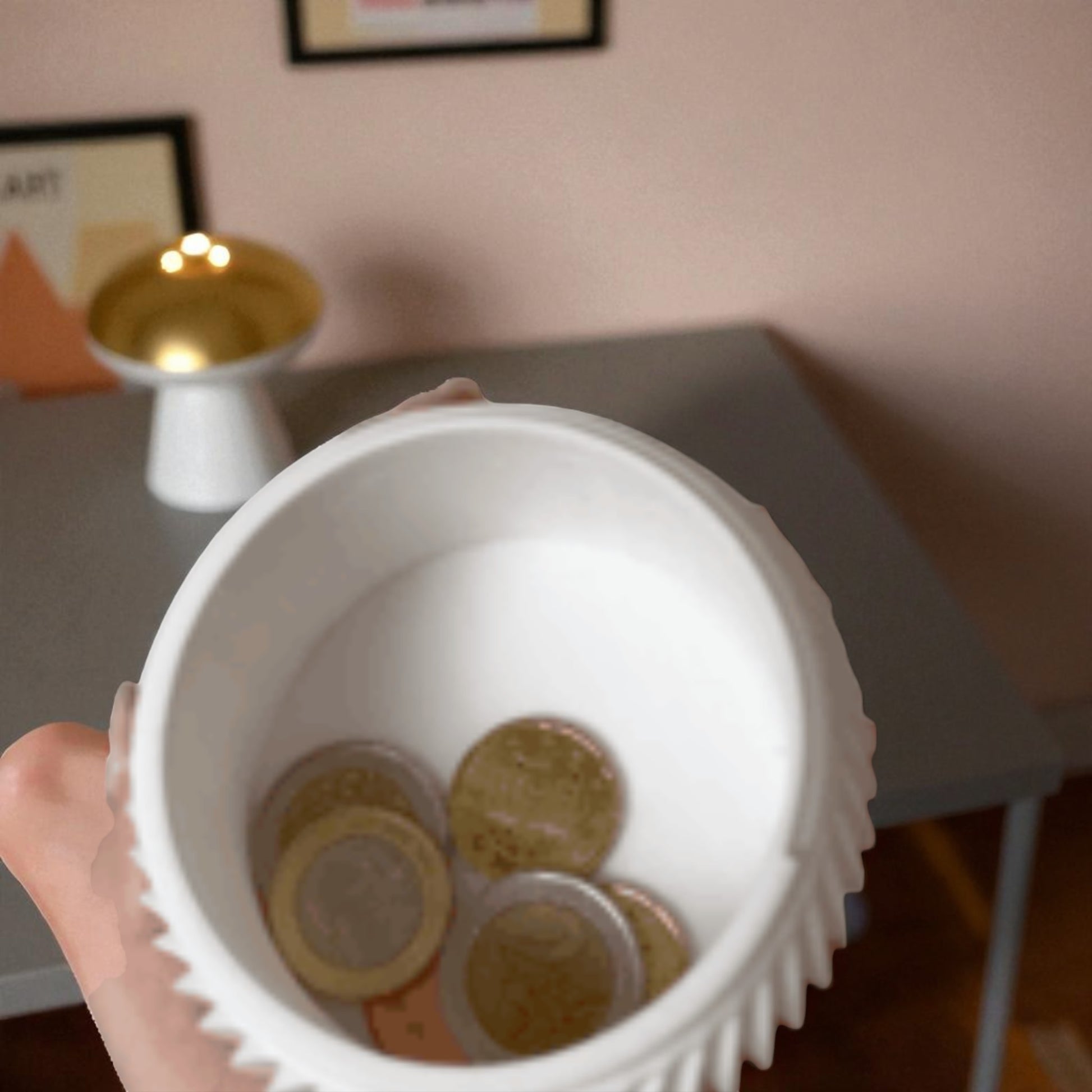 luxury coin bank designed to turn saving into a sophisticated experience. Available in two different sizes, this stylish coin bank seamlessly blends form and function, making it the perfect addition to any home or office. 