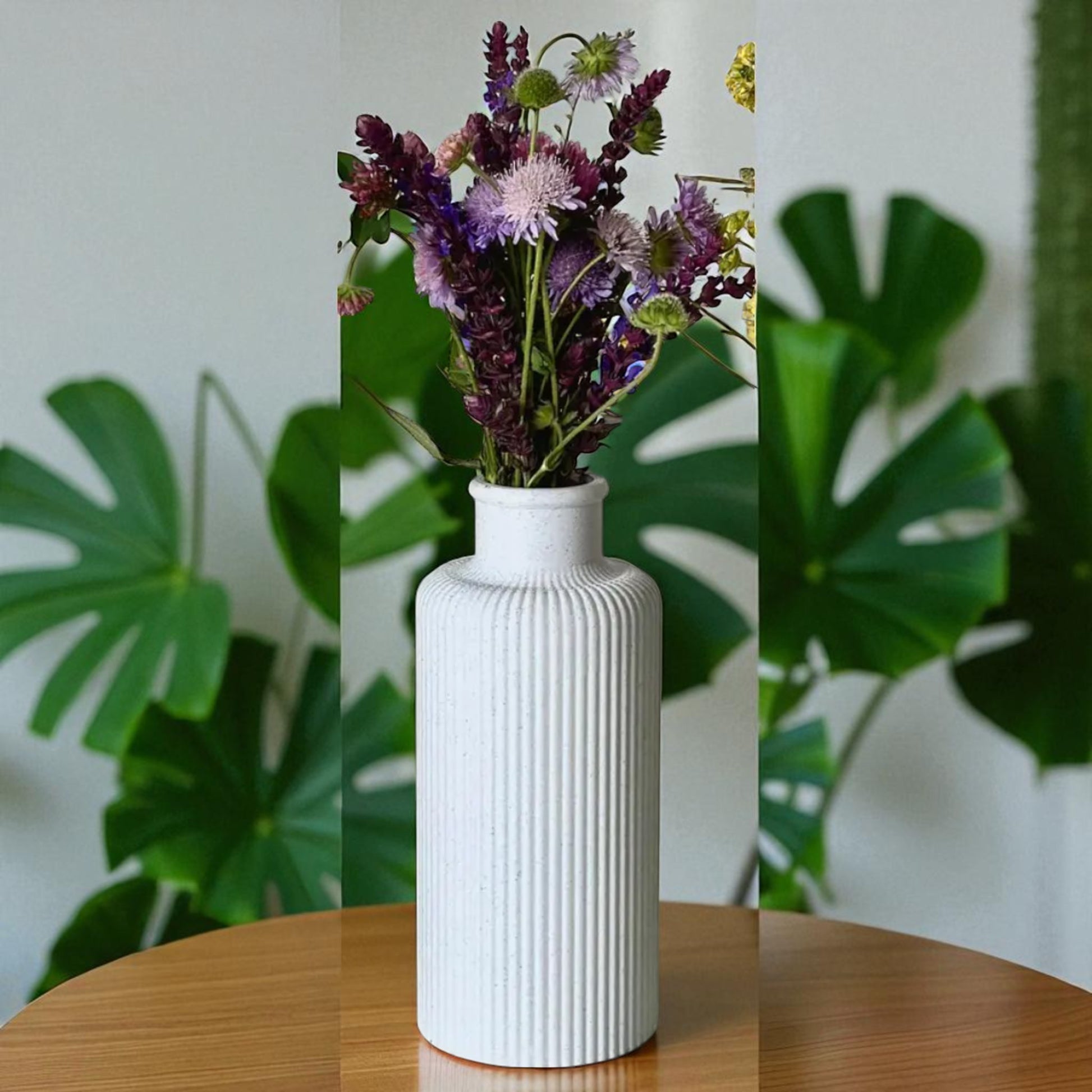 Elegant Flora Vase with a unique openable design for easy cleaning. This beautifully crafted vase combines functionality with style, perfect for showcasing fresh flowers or as a decorative piece